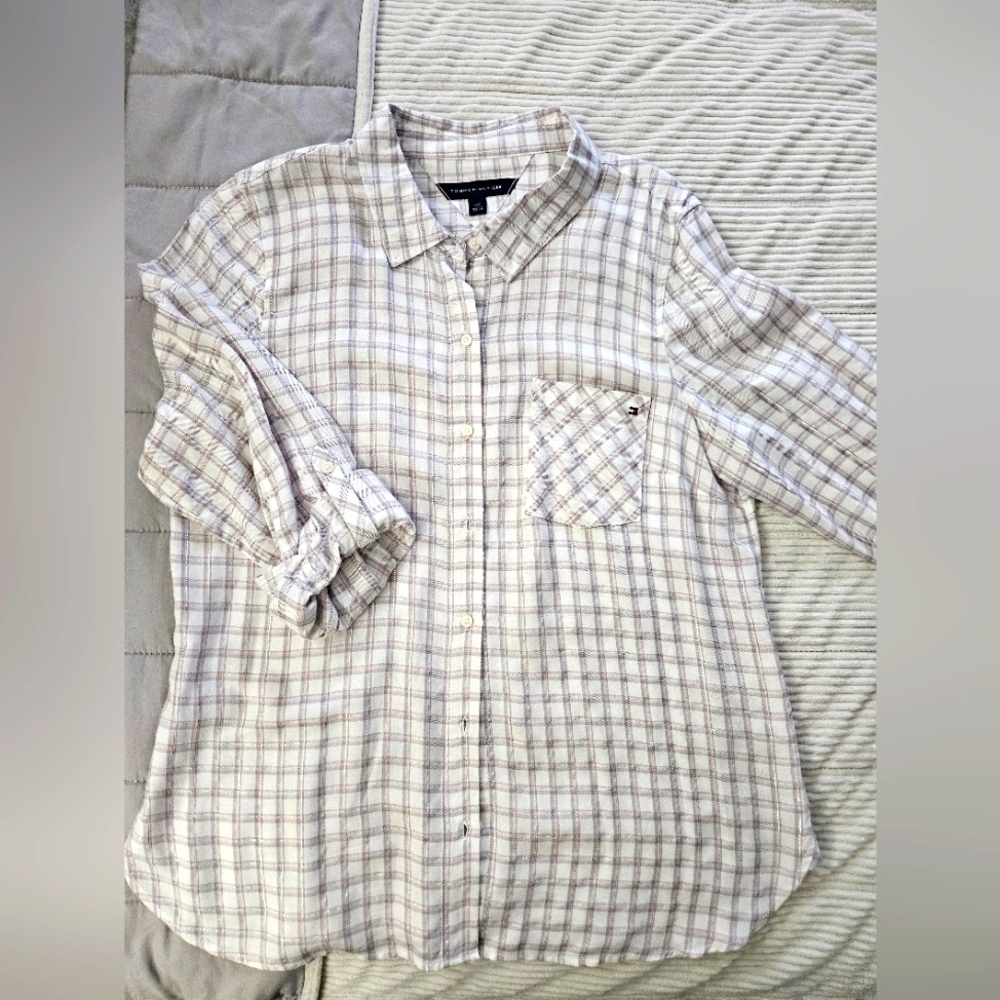 Tommy Hilfiger Plaid Button-Up Shirt Size Large